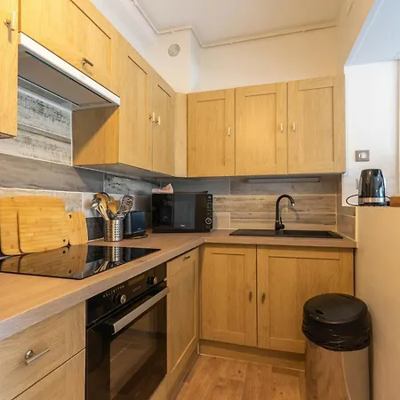 Apartment Face A La *